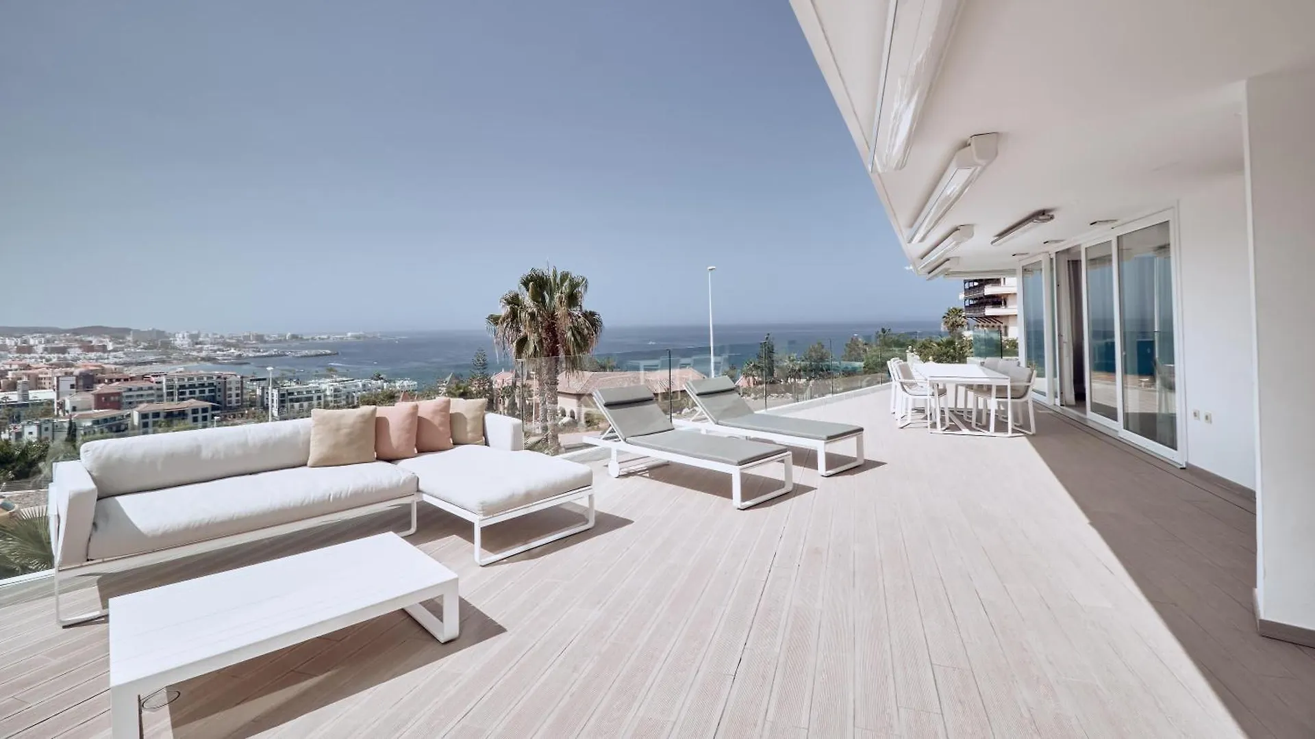 Hotel Baobab Suites Адехе 5*,