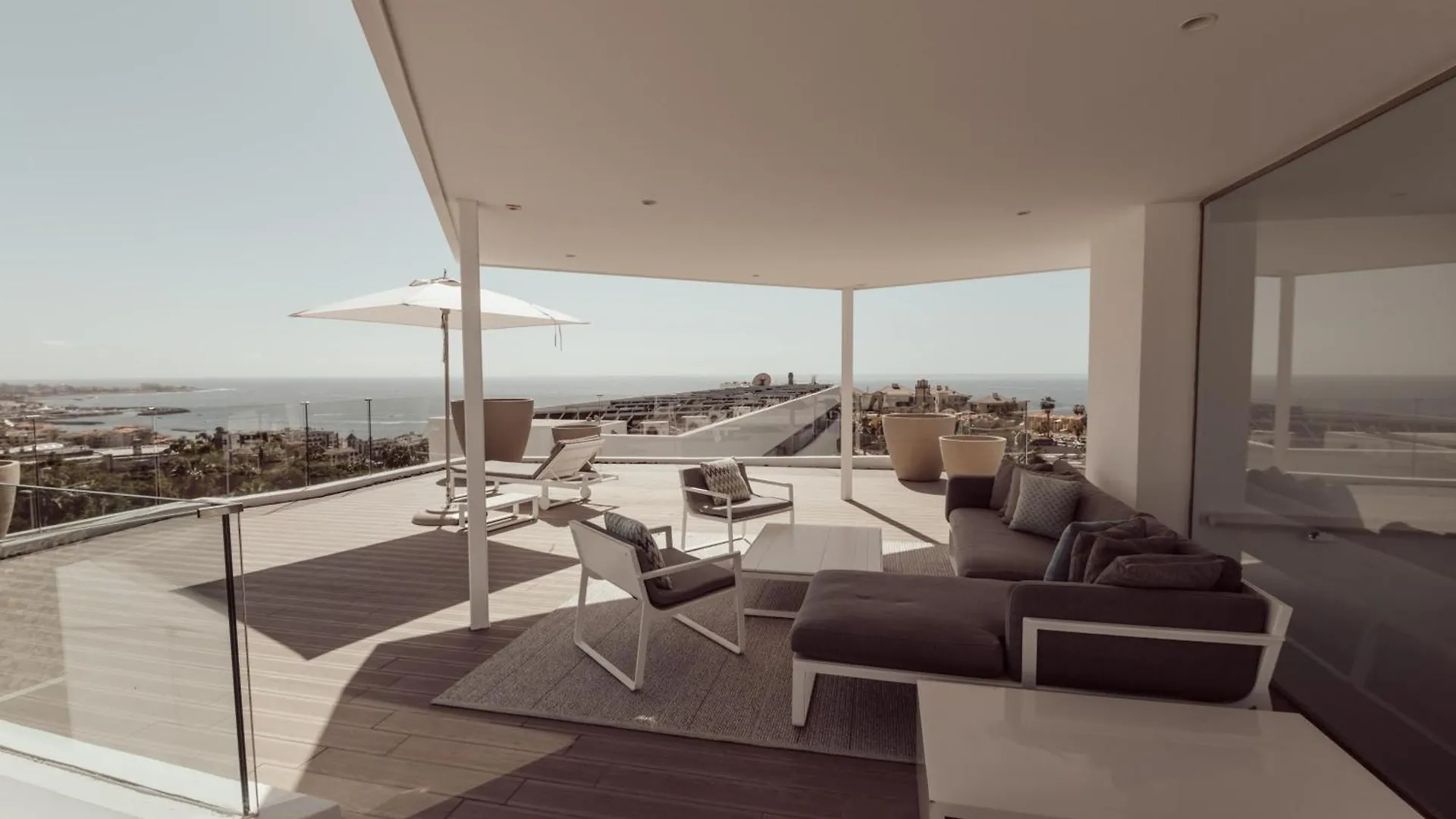 Hotel Baobab Suites Адехе 5*,