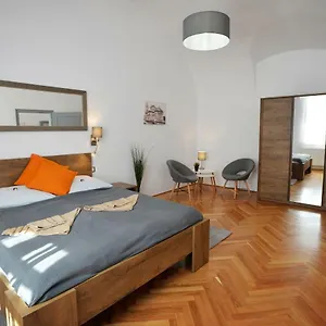 pr-apartman.egerhotels.net/